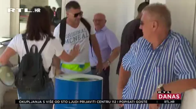 Makarska je na nogama: Aktivisti prosvjeduju protiv devastacije jedine preostale zelene oaze u gradu