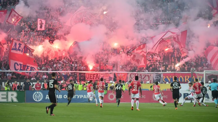 &Scaron;est nogometa&scaron;a Crvene zvezde pozitivno na covid, propu&scaron;taju prvu fazu priprema za novu sezonu