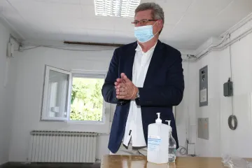 Mrsić: 'Stožer je ostao bez kredibiliteta. Beroš nije osigurao zdravstvenu zaštitu za one koji nemaju koronu'