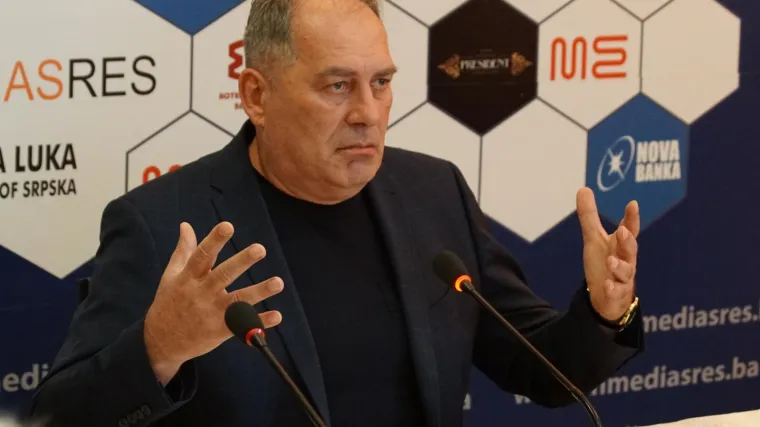 Biv&scaron;i ministar BiH na Twitteru &scaron;okirao snimkom svojeg 'pjena partyja': 'Ovo je mostarska lasta!'