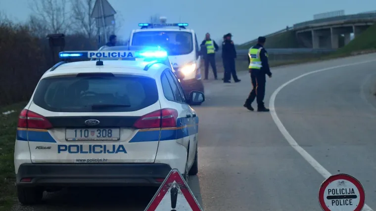 Dogodilo se 80 prometnih nesreća, poginulo je sedam osoba