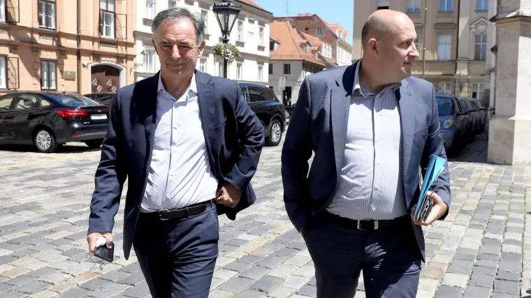 'Idemo razgovarati o svemu...'