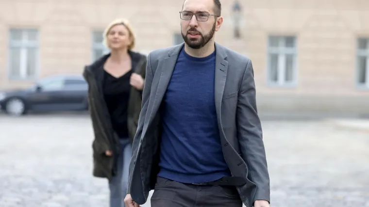 Toma&scaron;ević: 'Razgovori jedan na jedan podsjećaju na trgovinu ispod stola, ne vidim niti jedan razlog za to'