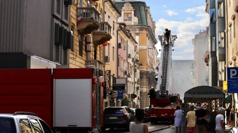 Planulo zbog starog &scaron;tednjaka, vatrogasci se bore s vatrom