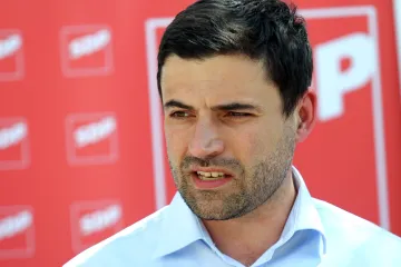 SDP-U NI DONATORI NISU BA&Scaron; BILI SKLONI: U prvoj polovici godine dobio je manje novca od Demokrata, Možemo!, Hrasta, Reformista...