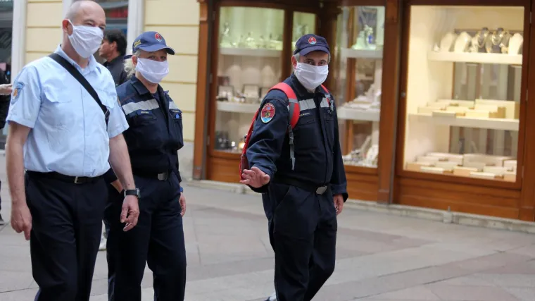 Komunalni redari obilaze javna mjesta, oni vam ne mogu pisati kazne, ali...'