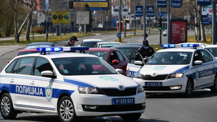 U stravičnom sudaru poginuli djevojčica (1) i dječak (8), a majka i otac te&scaron;ko su ozlijeđeni