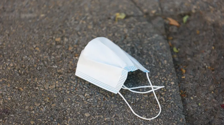 Upozorila ih da se odmaknu i pitala za&scaron;to nemaju maske,  a onda su krenule...