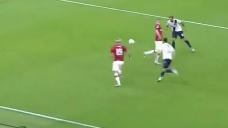 Vatreni uni&scaron;tio obranu Bologne, a zbog poteza petom dru&scaron;tvene mreže gore