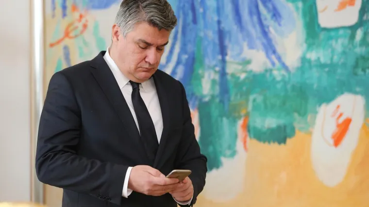 Ovo morate pročitati: Predsjednik Republike na Facebooku poslao 'veeeliku pusu' svim hejterima