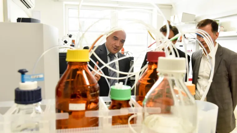 'Ne&scaron;to ne &scaron;tima u brojevima oko korone'; Kaže kako imamo nezgodan problem