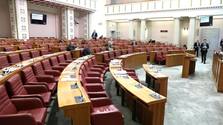 Većina nema termine za građane, e-mailovi nisu objavljeni, nema profila na društvenim mrežama…