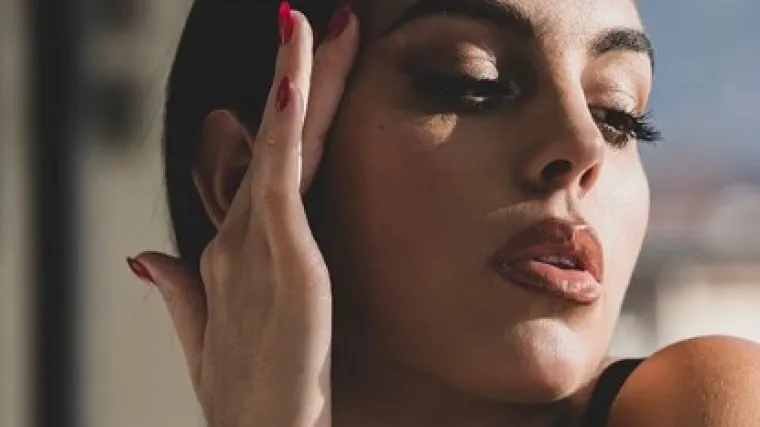 Prekrasna Ronaldova partnerica novom objavom je potpuno zaludila fanove