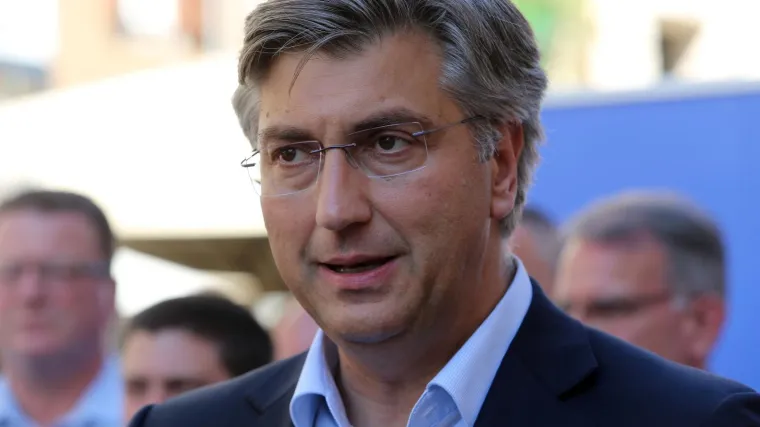 'Jako bizarno. Aluzije da netko tamo stanuje, mogu biti upućene samo meni'