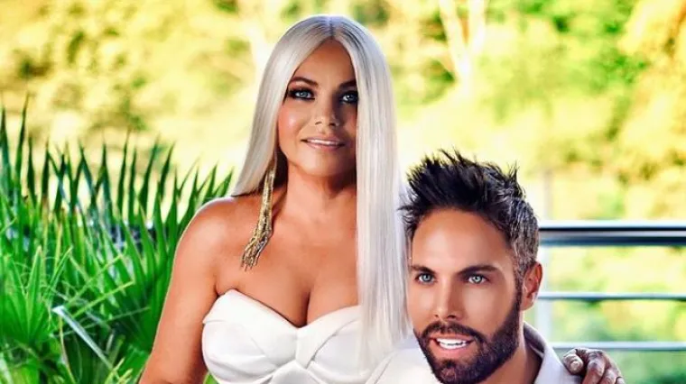 'Mama, al' sorry... Izgleda k'o mlađa sestra...'