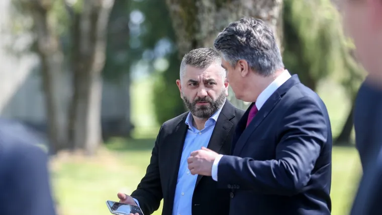 'Neformalni izvor iz Vlade u maniri yutelovske škole vrijeđa predsjednika države'