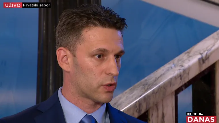 Mostovci o Stožeru: 'U većini zemalja o mjerama odlučuje vlada, Capak i ostali trpe politički reket'