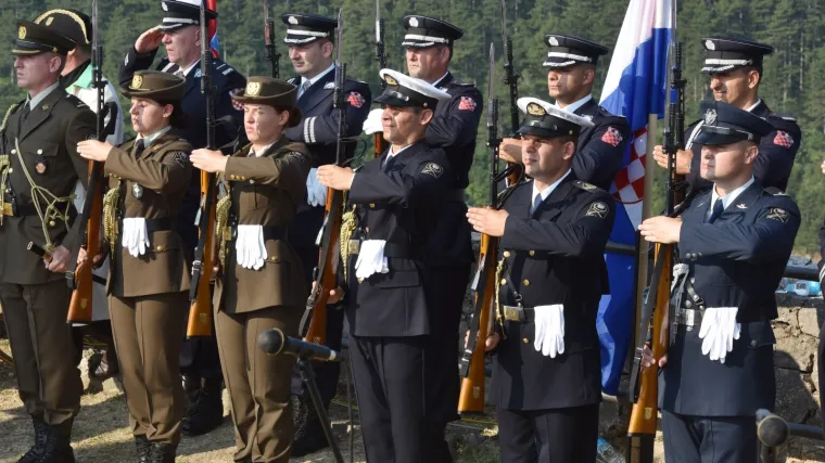 'Ni&scaron;ta mu nije sveto! Odlazi na mjesto pogroma Srba!'