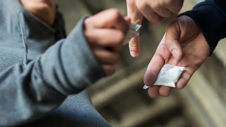 Prodavali razne vrste droga u blizini osnovne i srednje &scaron;kole