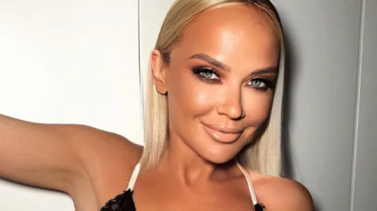 Fanovi joj tepaju; 'Božanstvena ženo'