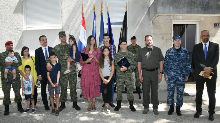 Hrvatski branitelji i njihove obitelji dobili stanove! 'Dodjela stana uvelike će nam olak&scaron;ati život'