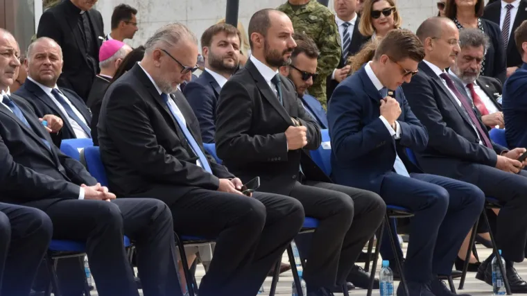 'Hrvati su podigli oba svoja raspala MIG-a'; ružnim riječima 'počastili' i Borisa Miloševića