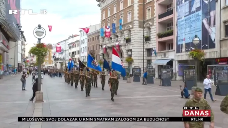Viorile su se zastave i palile baklje diljem zemlje: 'Znali smo tog 5.8. da zajedno možemo &scaron;to želimo'