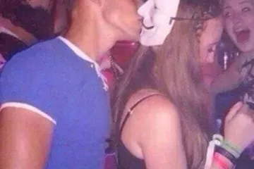 ONI SU PIJANI I NEMAJU NI GRAMA SRAMA: Nisu izgubili samo novčanik i mobitel već i kompletan ugled