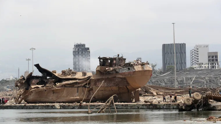 Kapetan, čiji je teret razorio pola Bejruta, otkriva kako je vlasnik proglasio bankrot i posadu ostavio zarobljene gotovo bez hrane i vode