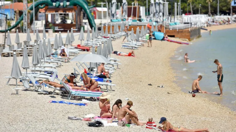 Njemački portal javlja o maturantima zaraženim koronom na Pagu: Mladi imaju simptome slične gripi