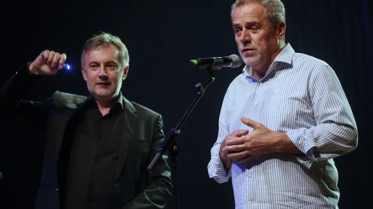 'S takvima ti zna&scaron;. Ipak si ti dežurni dro*o koji mu je sredio parking i kućicu'