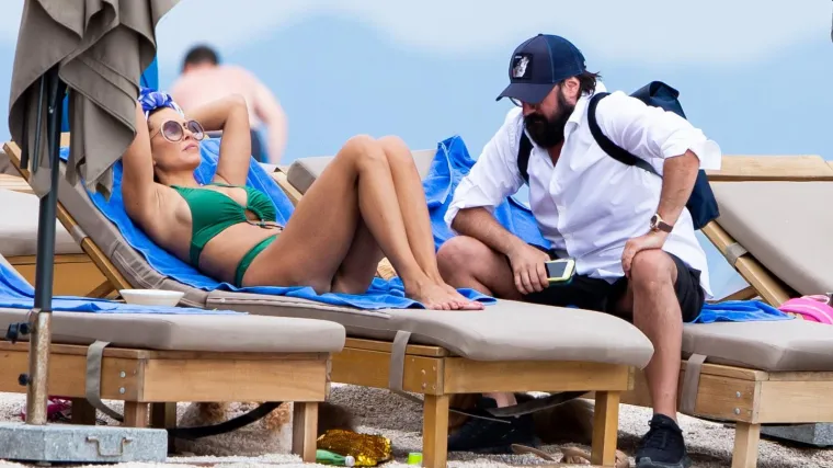 U oskudnim krpicama pokazala je zavidnu figuru