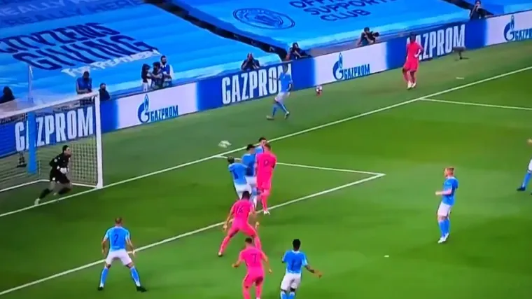 Rodrygo napravio dar mar po desnoj strani, a Benzema nebesko skočio