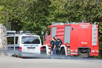 Troje mladih autom sletjelo u 50-metarsku provaliju