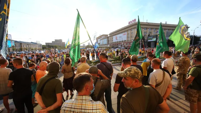 Policija se sukobila s prosvjednicima, Zapad ocijenio - izbori su obilježeni ozbiljnim nepravilnostima