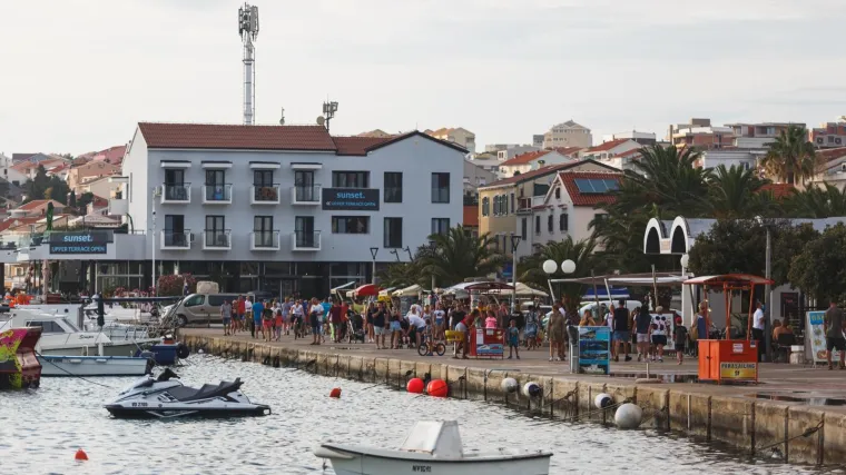 Dva nova slučaja zaraze, nitko sa Zrća: 'Mladi partijaju, ne paze, a onda s naknadnom pameću stigmatiziraju Zrće'