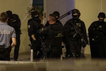 'Policija je obukla pancirke. Traže počinitelja i pištolj'