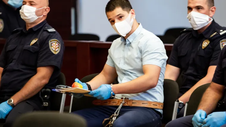 'Moj sin je ubijen greškom, upucan s leđa i ostavljen da umre u lokvi krvi'