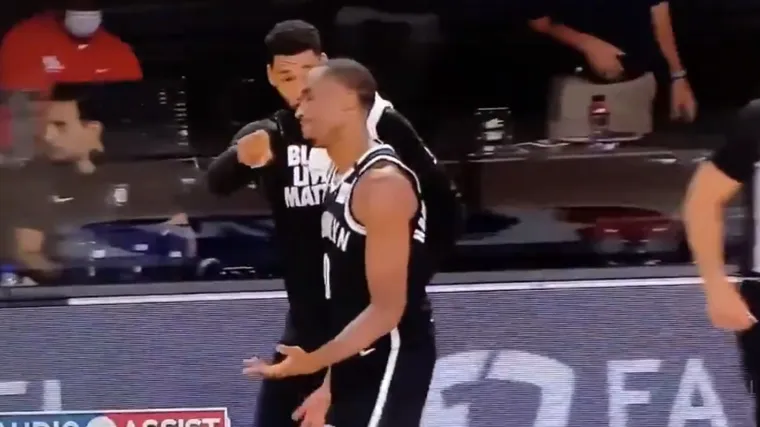 Kamere zabilježile trenutak kako igrač Netsa 'pere' svog suigrača