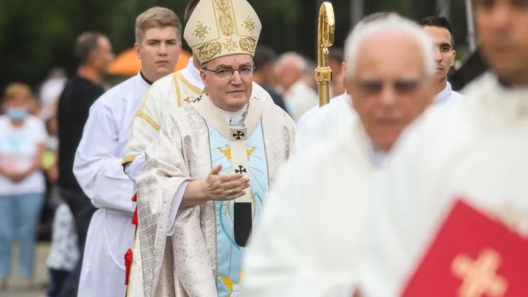 Kardinal Bozanić: 'Obitelj je podnijela najveći teret pro&scaron;lih mjeseci i sačuvala nas'