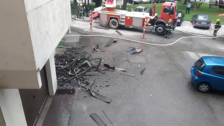 Vatrogasci spasili dvije osobe i jednu trudnicu