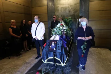 Posljednji ispraćaj velikana: Obitelj i brojni prijatelji se na Mirogoju opraštaju od Rajka Dujmića