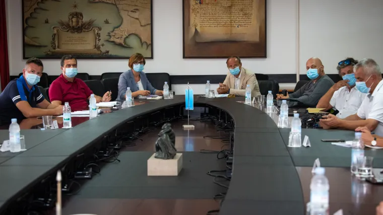 Split tvrdi da ugostitelji kr&scaron;e mjere: Poslali su zahtjev Stožeru, a imaju i poruku za radnike u turizmu