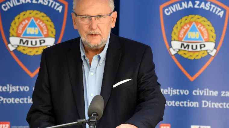 Božinović otkrio hoćemo li morati nositi maske i na otvorenom: 'Razmi&scaron;lja se o novim mjerama'