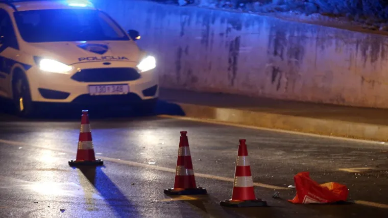 Detalji nesreće u kojoj su poginule dvije djevojčice: Audi se od siline udarca prevrnuo na krov i udario u betonsko postolje rampe