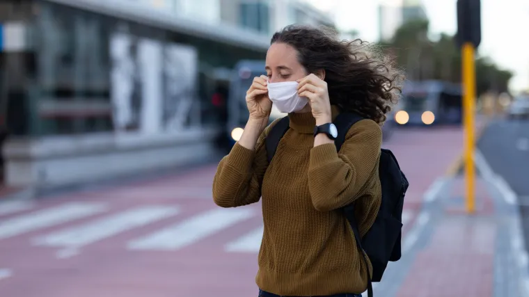Mali učenici neće morati nositi maske, ali studenti hoće