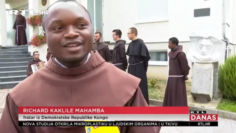 Franjevačka radost širila se ispred pučke kuhinje na Svetom Duhu: 'Bez ovoga teško da bi se preživjelo'