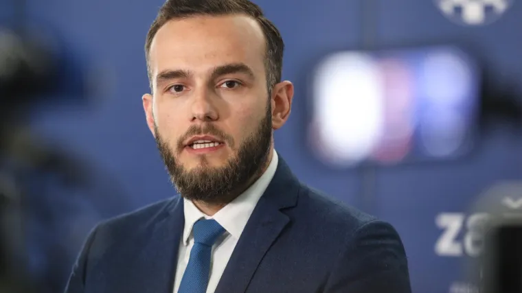 'Na jesen sigurno neće biti smanjenja mirovina'; Napominje da se zakonom treba bolje urediti rad od kuće