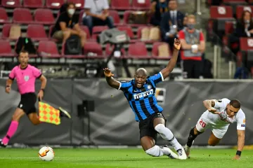 [FOTO] ATOMSKO FINALE EUROPSKE LIGE: Golovi padaju kao na traci, ovo nije za gledatelje slabijeg srca