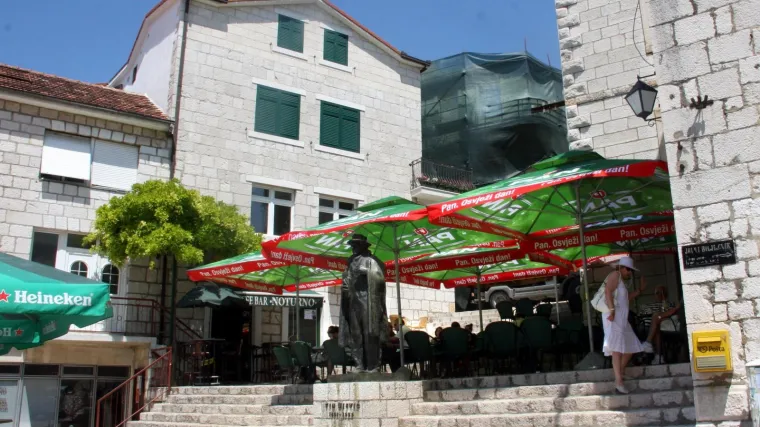 Posebne mjere u novom hrvatskom žari&scaron;tu: Ograničene proslave i sprovodi, od kafića će smjeti raditi samo terase